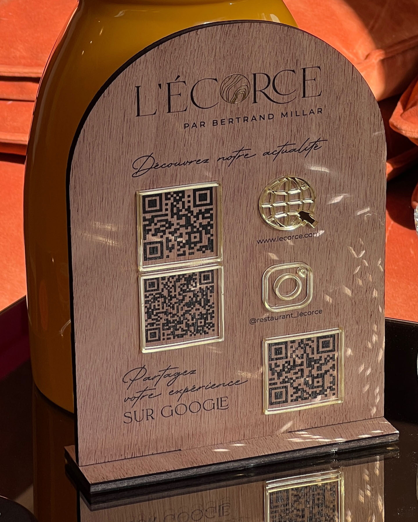 Panneau QR code restaurant gastronomique Toulouse agence de communication