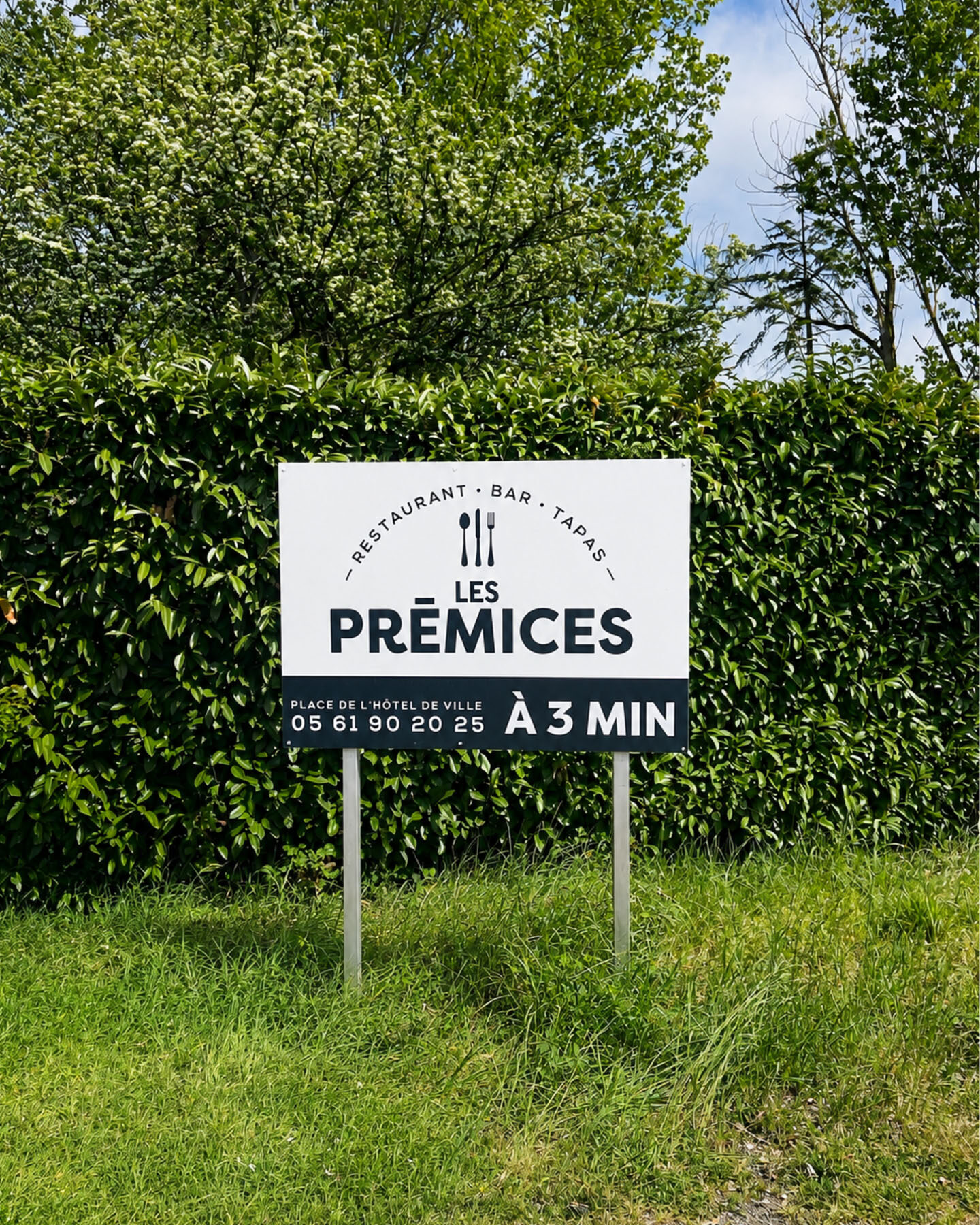 les prémices restaurant oriflamme enseigne charte graphique identité visuelle graphiste textile tablier personnalisé panneau agence de com saint-sulpice sur leze