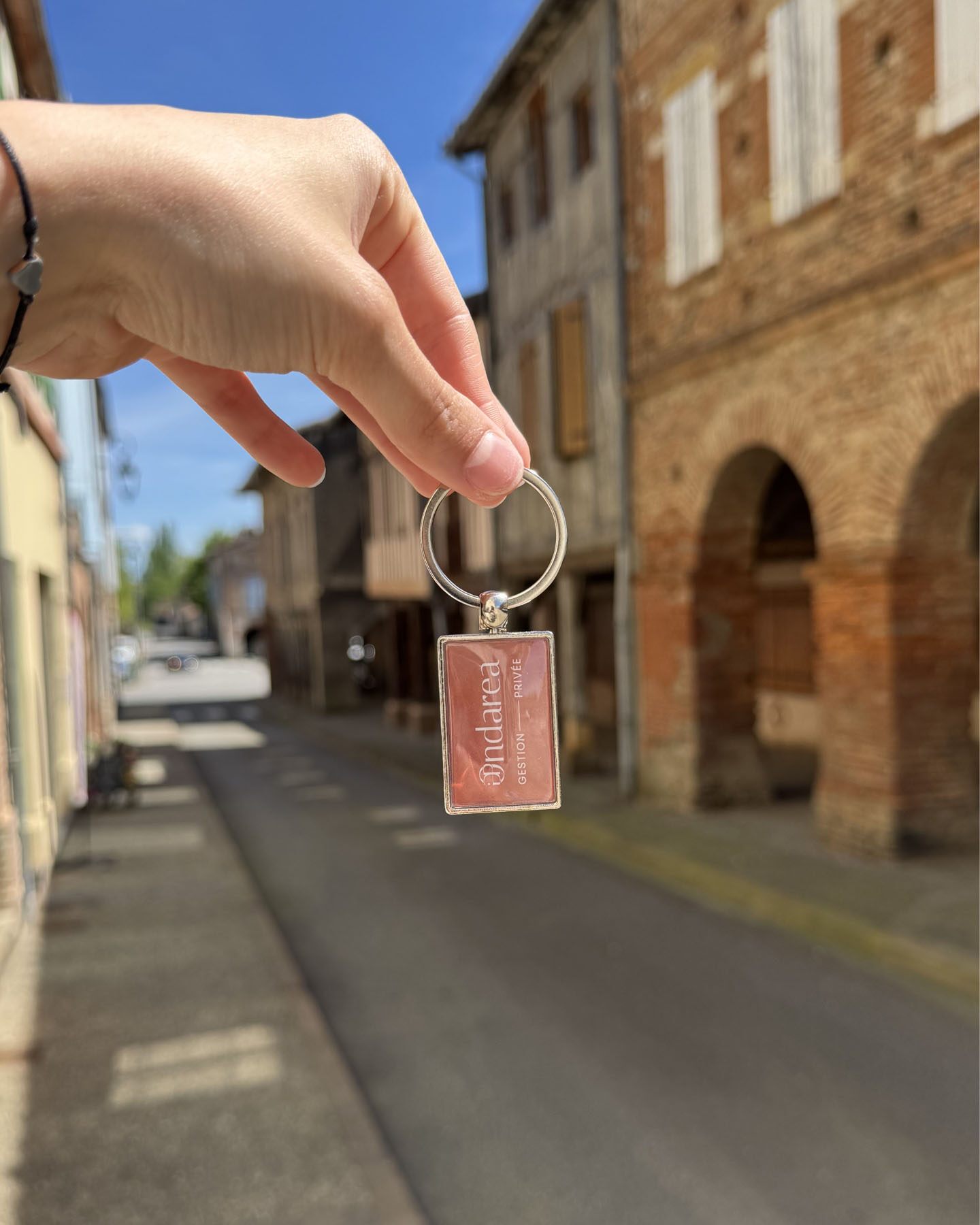 ondarea objets publicitaires goodies t-shirts mugs pochettes stylos gestionnaire de patrimoine porte clé graphiste agence de com Muret Toulouse Merchandising textiles Merch