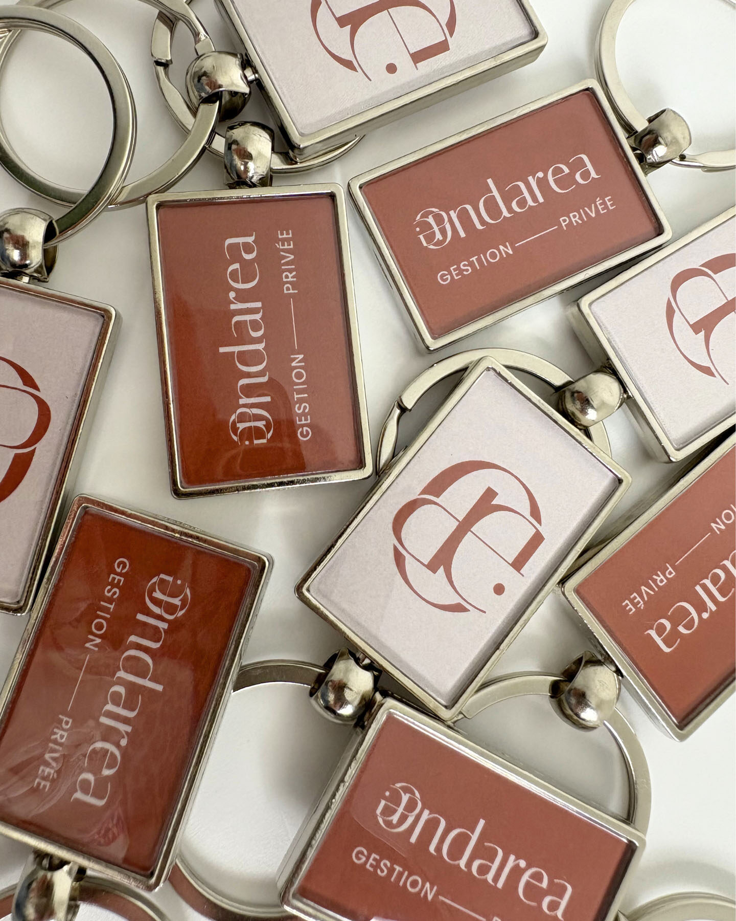 ondarea objets publicitaires goodies t-shirts mugs pochettes stylos gestionnaire de patrimoine graphiste agence de com Muret Toulouse Merchandising textiles Merch
