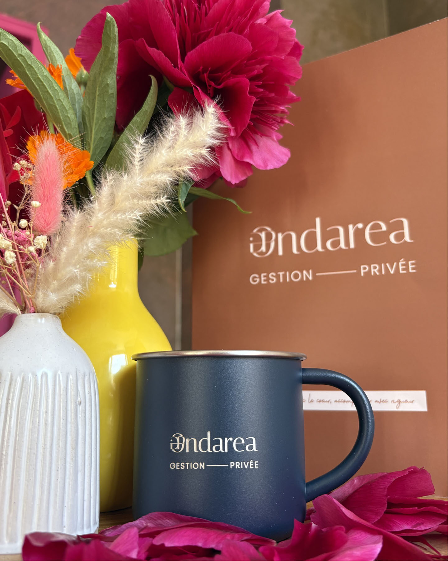 ondarea objets publicitaires goodies t-shirts mugs pochettes stylos gestionnaire de patrimoine porte clé graphiste agence de com Muret Toulouse Merchandising textiles Merch