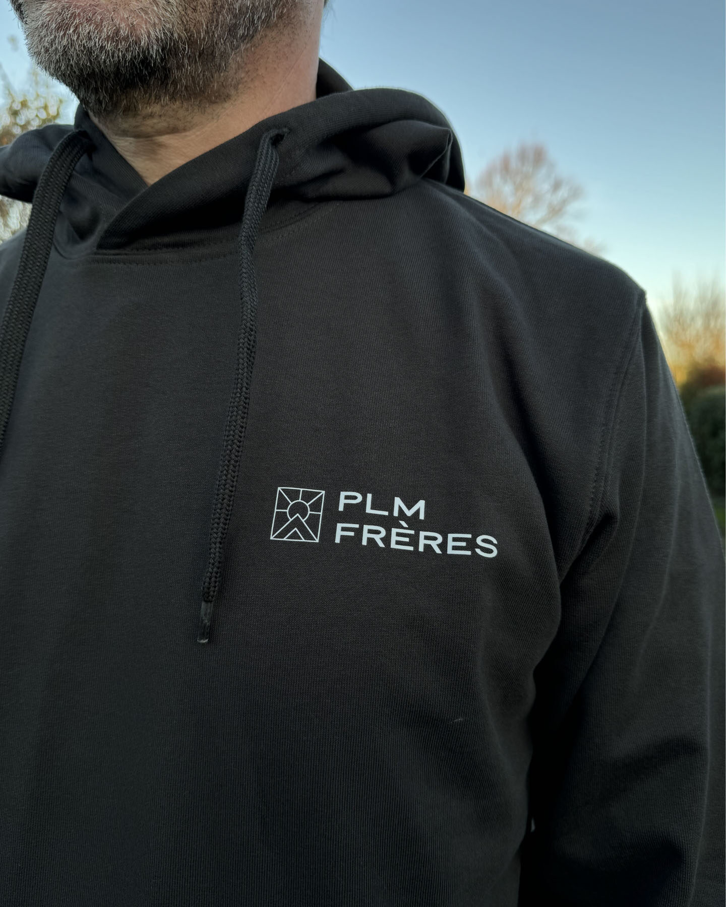 plm freres charpentier couvreur carte de visite identite visuelle marquage vehicule covering flyer textiles casquettes bonnets t-shirts pull polo doudoune agence de com saint sulpice sur leze