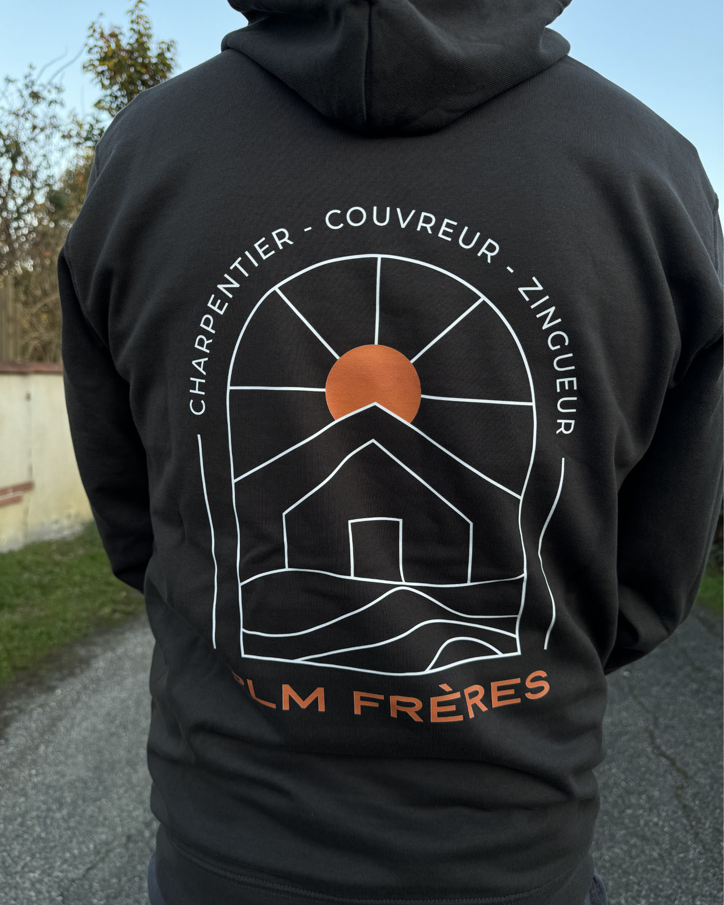 plm freres charpentier couvreur carte de visite identite visuelle marquage vehicule covering flyer textiles casquettes bonnets t-shirts pull polo doudoune agence de com saint sulpice sur leze