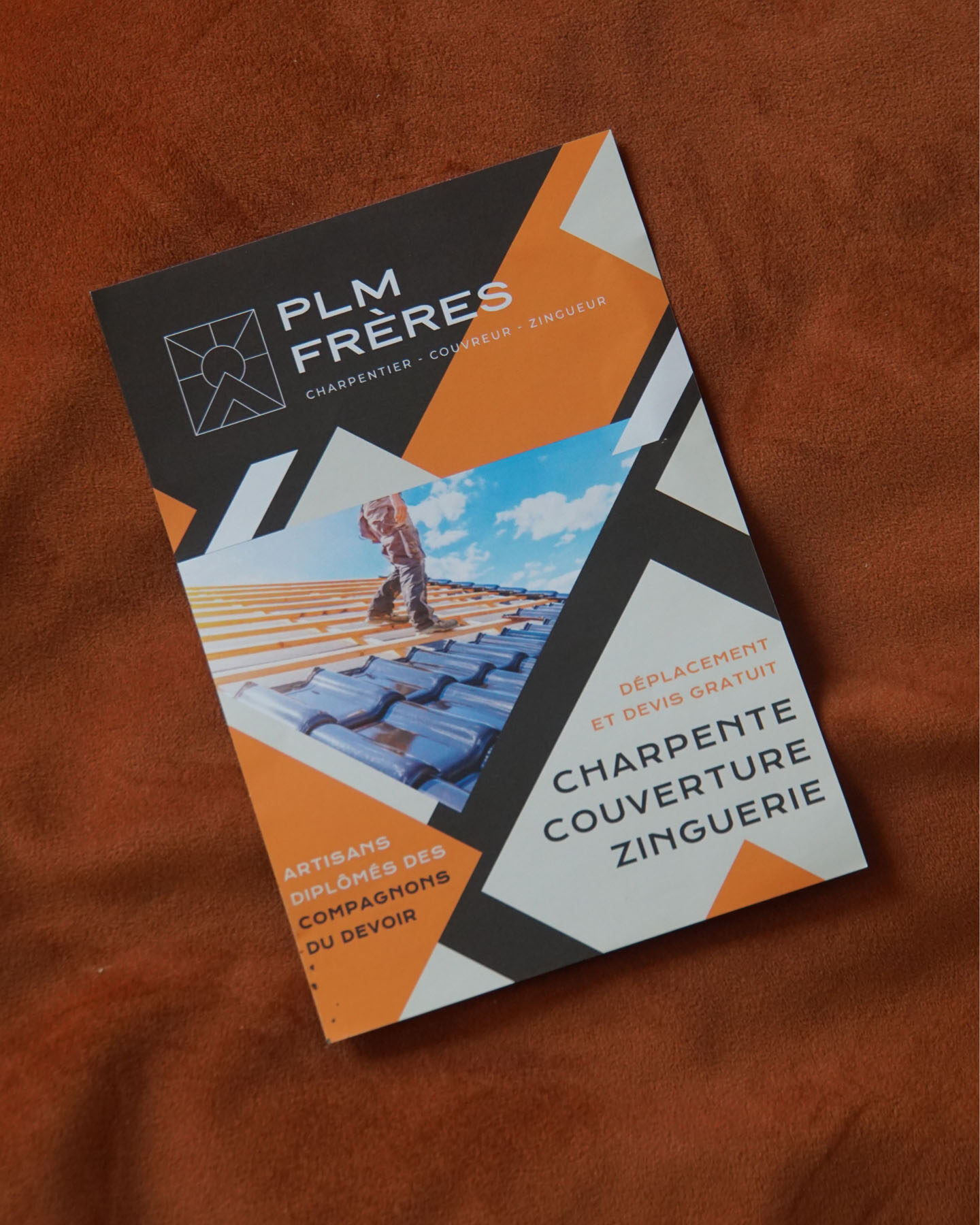 plm freres charpentier couvreur carte de visite identite visuelle marquage vehicule covering flyer textiles casquettes bonnets t-shirts pull polo doudoune agence de com saint sulpice sur leze