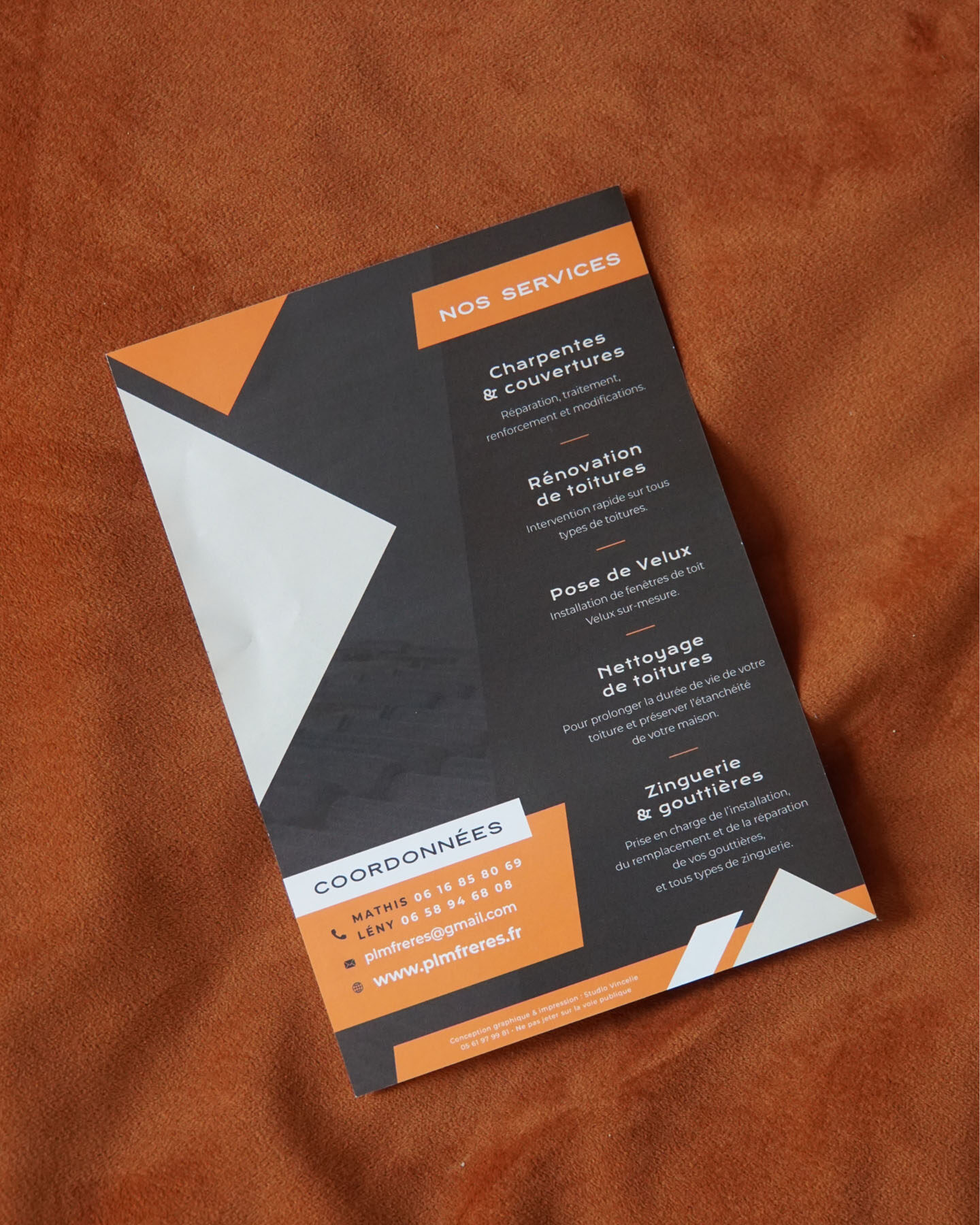plm freres charpentier couvreur carte de visite identite visuelle marquage vehicule covering flyer textiles casquettes bonnets t-shirts pull polo doudoune agence de com saint sulpice sur leze